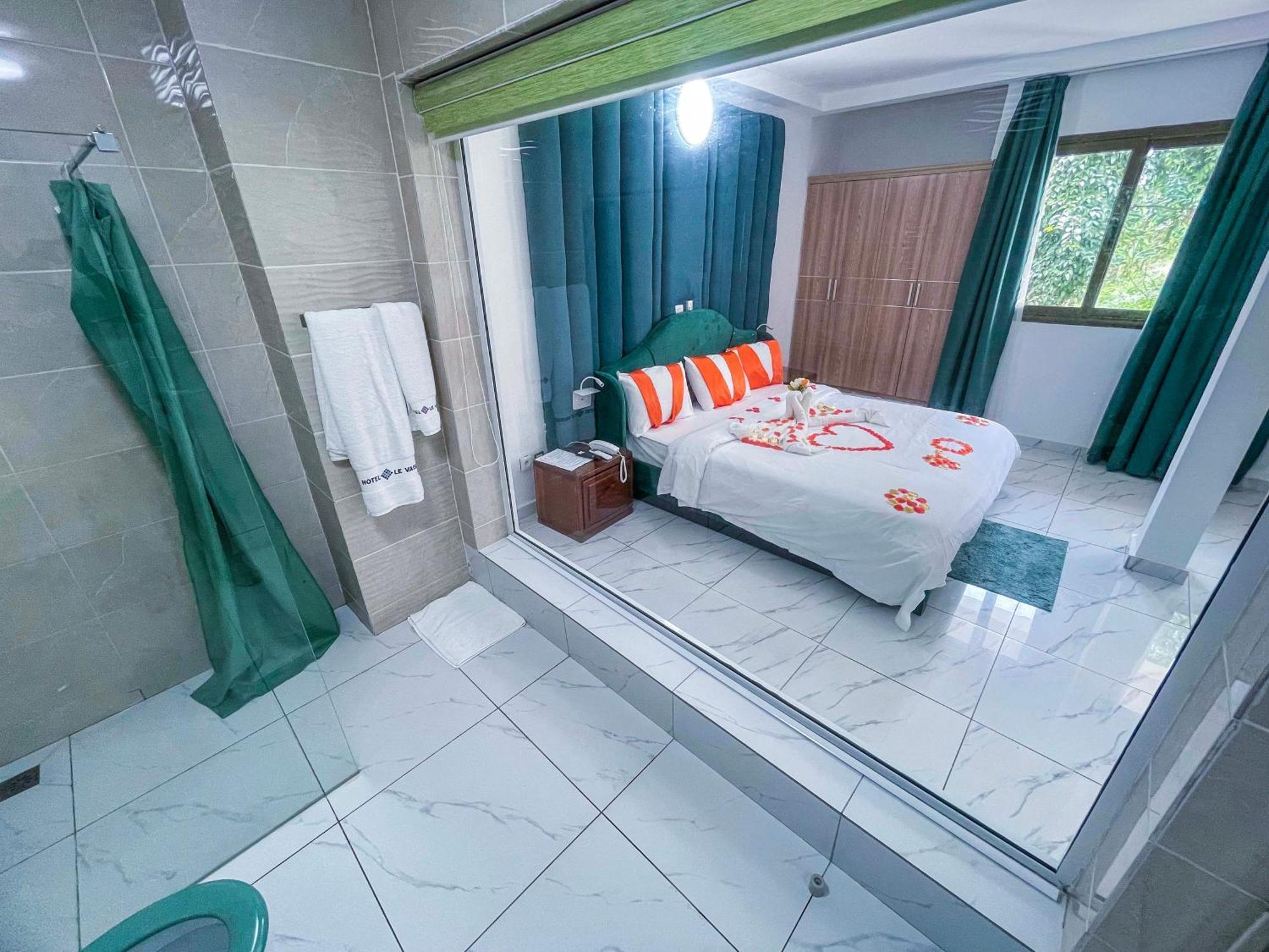 Hotel Le Vaisseau Abidjan Kültér fotó