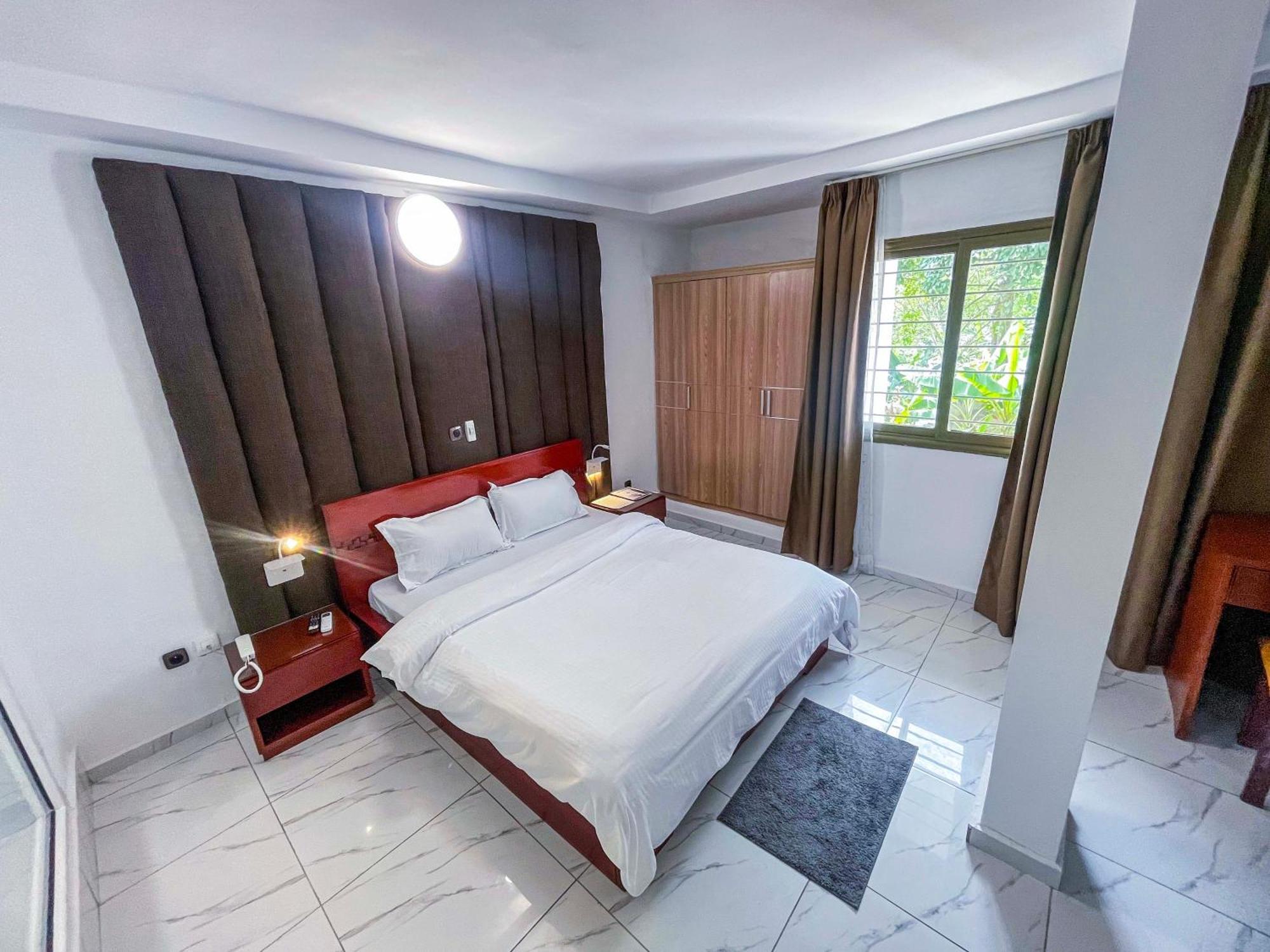 Hotel Le Vaisseau Abidjan Kültér fotó