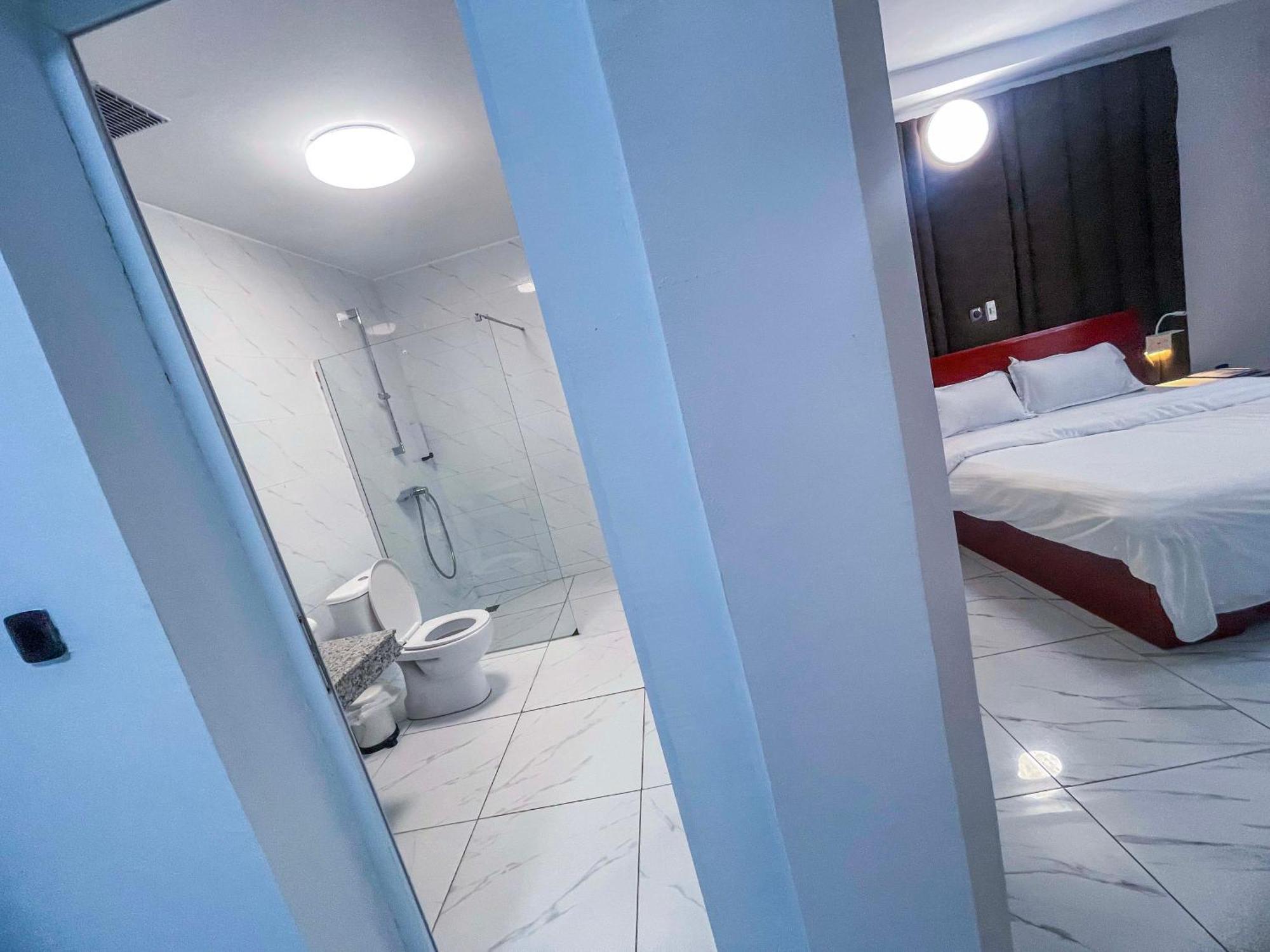 Hotel Le Vaisseau Abidjan Kültér fotó
