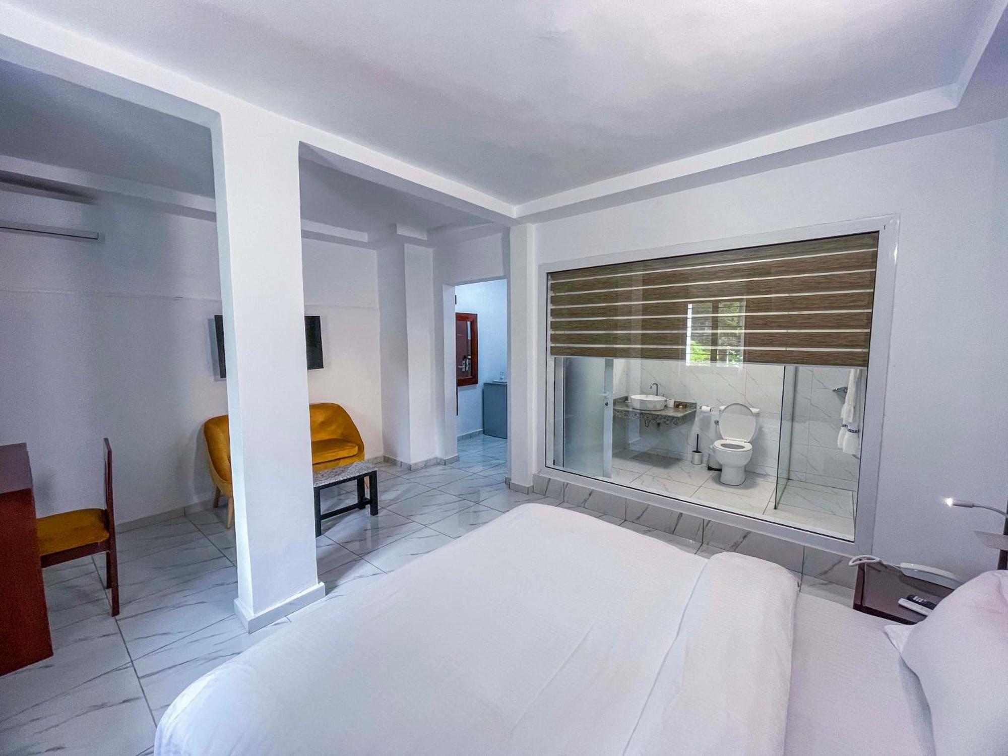 Hotel Le Vaisseau Abidjan Kültér fotó