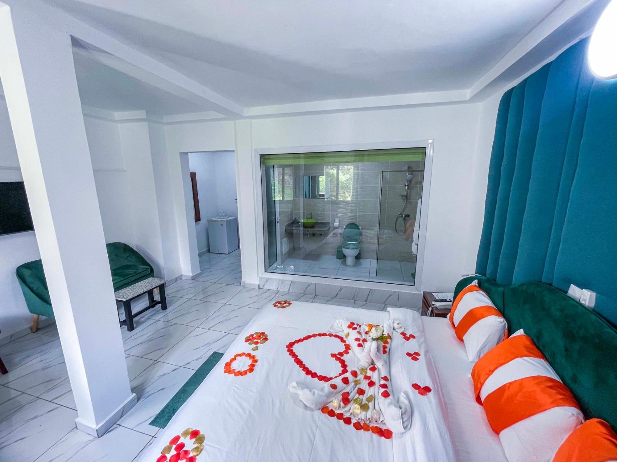 Hotel Le Vaisseau Abidjan Kültér fotó