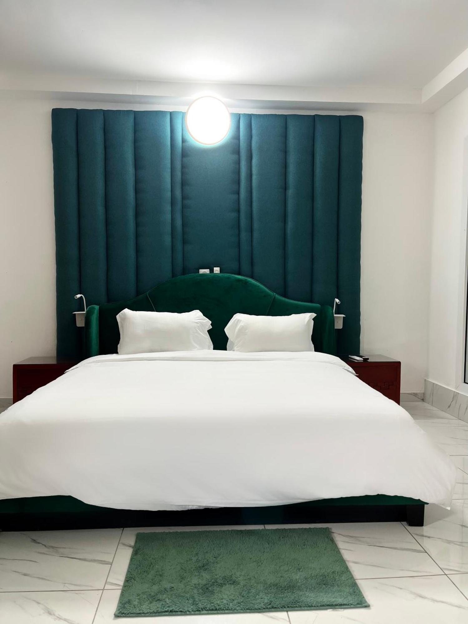 Hotel Le Vaisseau Abidjan Kültér fotó