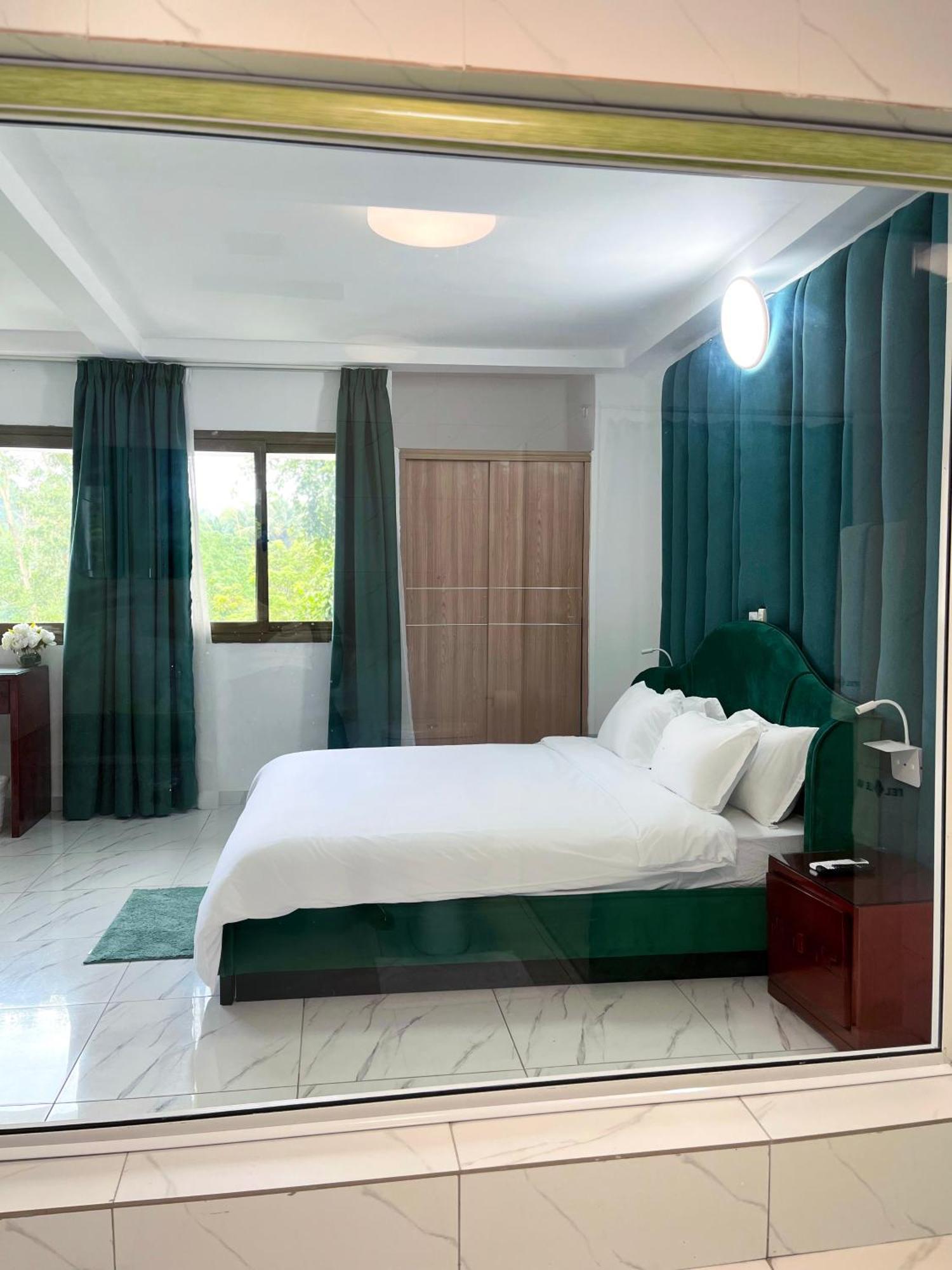 Hotel Le Vaisseau Abidjan Kültér fotó
