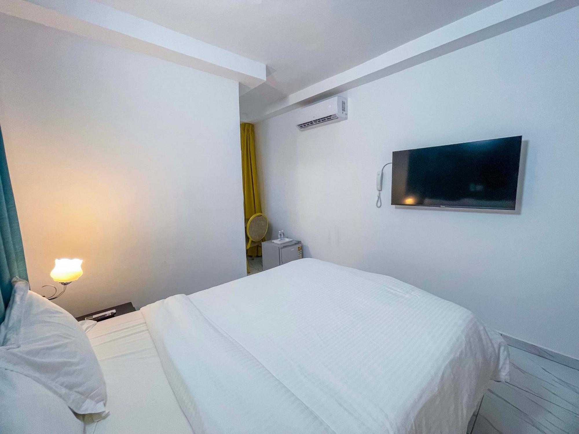 Hotel Le Vaisseau Abidjan Kültér fotó