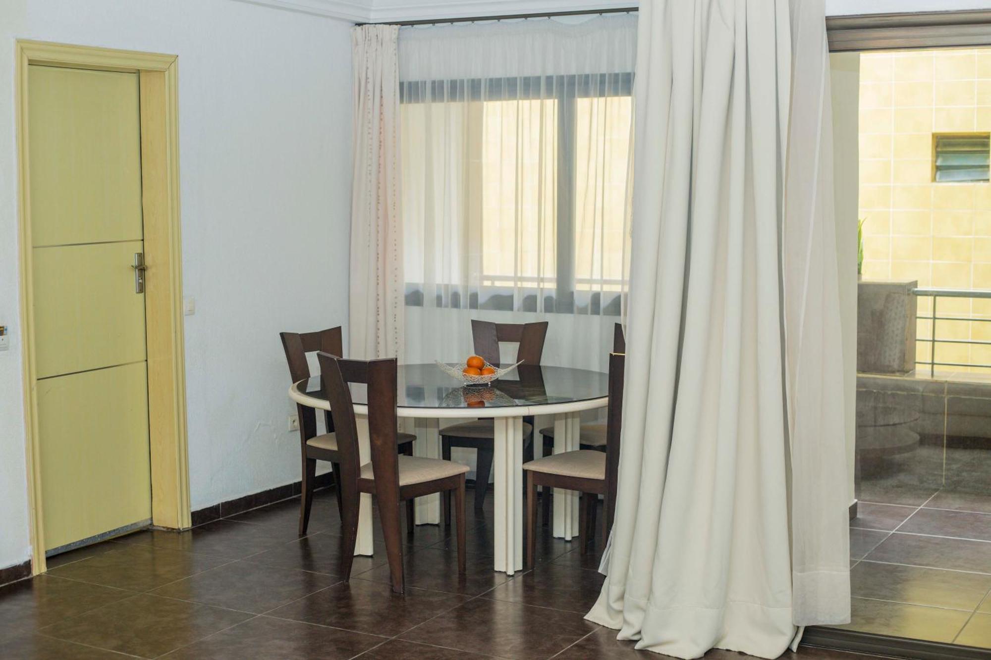 Hotel Le Vaisseau Abidjan Kültér fotó
